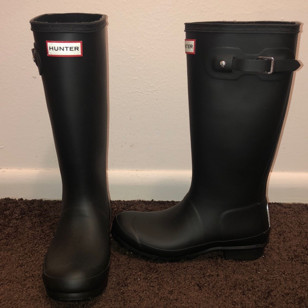 black hunter boots size 5/6